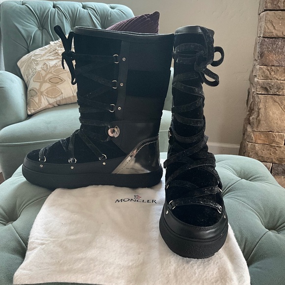 Moncler snow boots - Picture 1 of 8
